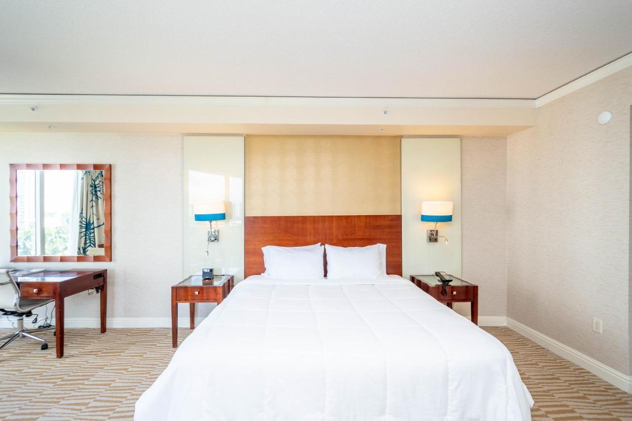 Trump Intl 2 Bedroom Apartment 1600 Sqf Ocean And Bay View Sunny Isles Beach Exterior photo